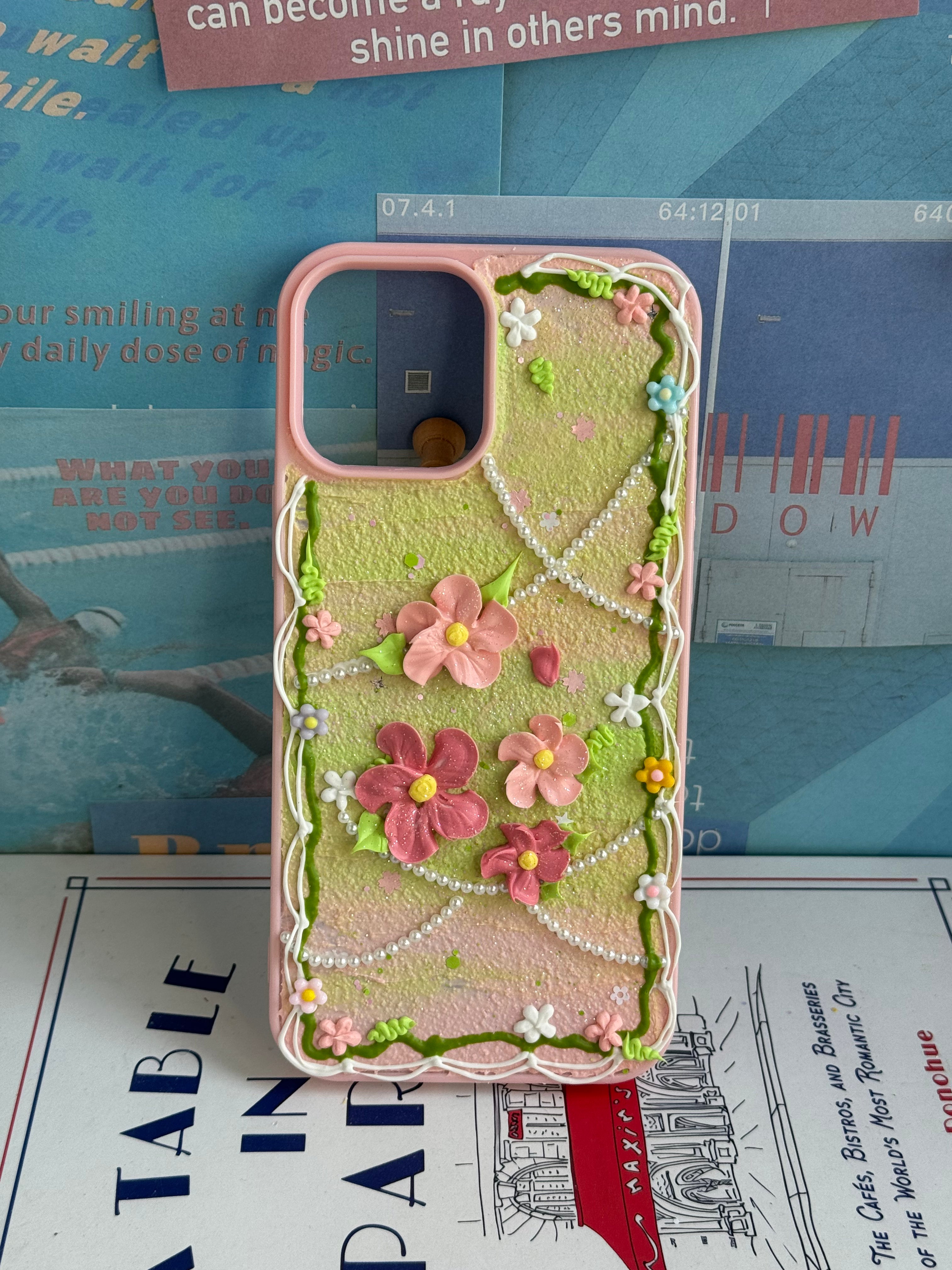 No big doll case (Flowers) DIY Cream Glue Handmade Phone Case
