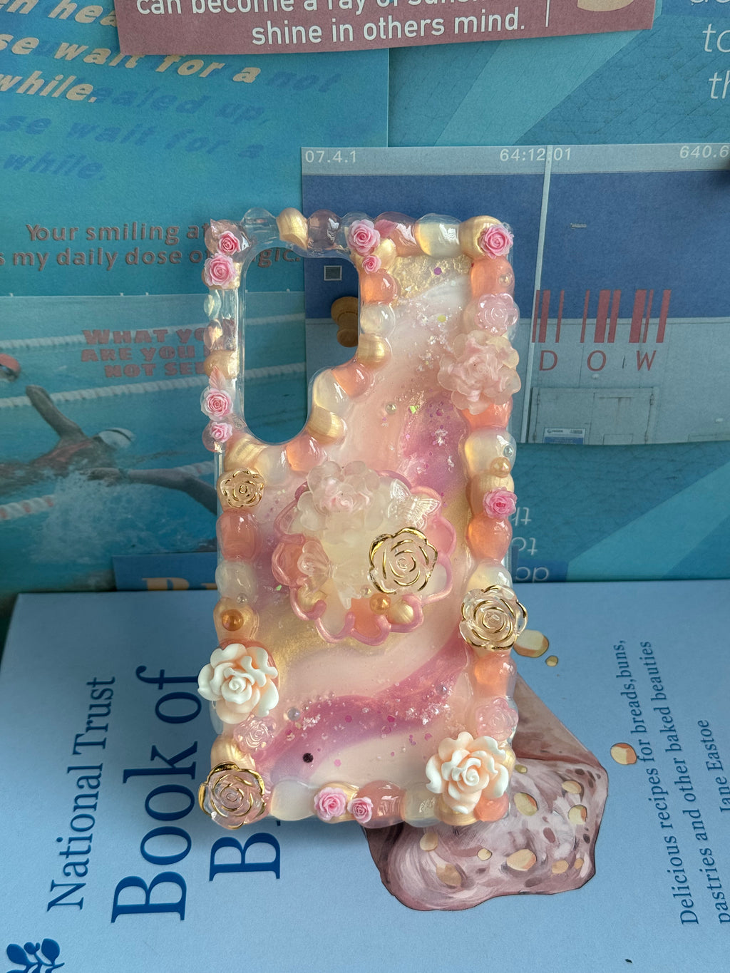 No big doll case (Flowers) DIY Cream Glue Handmade Phone Case